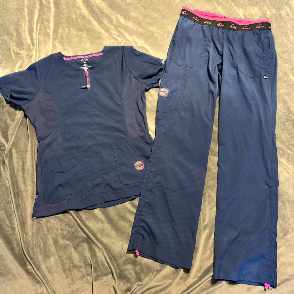 Koi Lite | Serenity Top + Spirit Pant Scrub Set | M | Navy